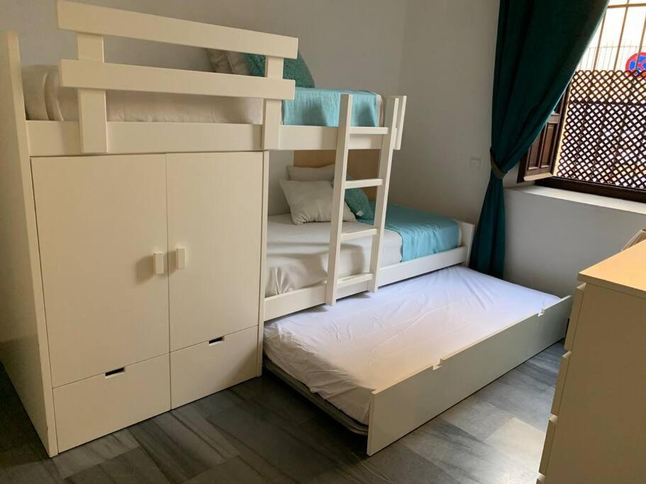 Beautiful Silent Apartment Private Parking Sevilla Exteriör bild