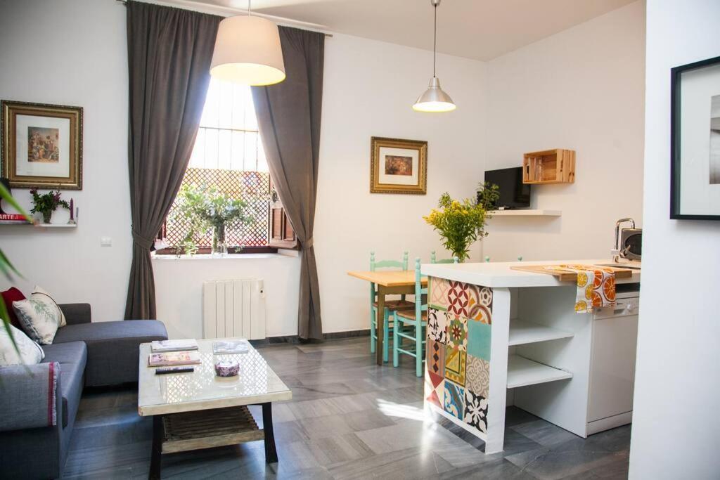 Beautiful Silent Apartment Private Parking Sevilla Exteriör bild